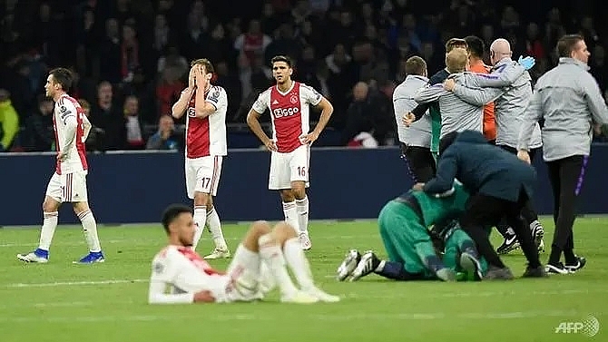 ajax coach proud of players after agonising defeat