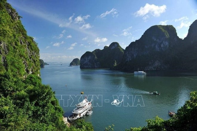 ha long bay gets new helicopter tour