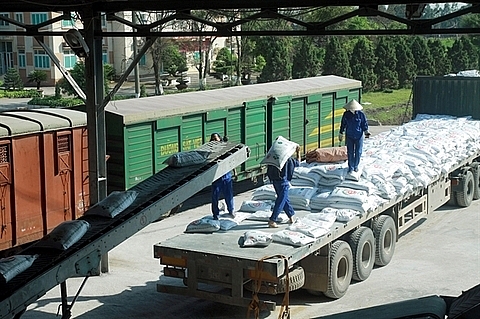 vn stocks largely spared from trade war worries