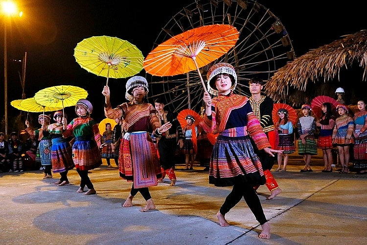 cultural entertainment thrives through sun world theme parks