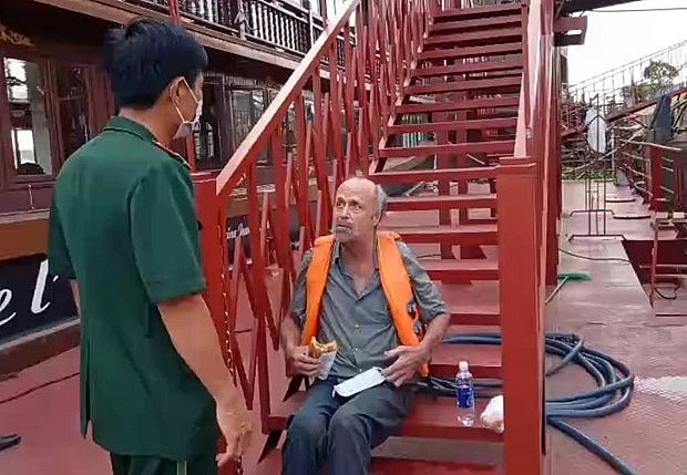 us citizen in distress on saigon river rescued