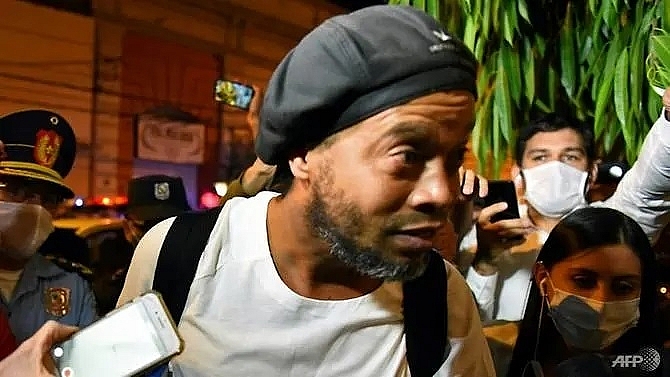 ronaldinho closing in on 70 days detention in paraguay