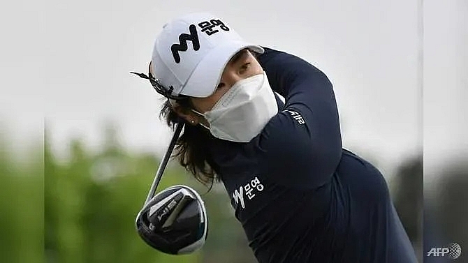 facemasks silence and social distancing as pro golf resumes in south korea