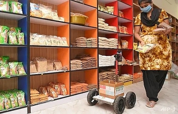 robot shopper helps indian engineer maintain social distancing amid covid 19