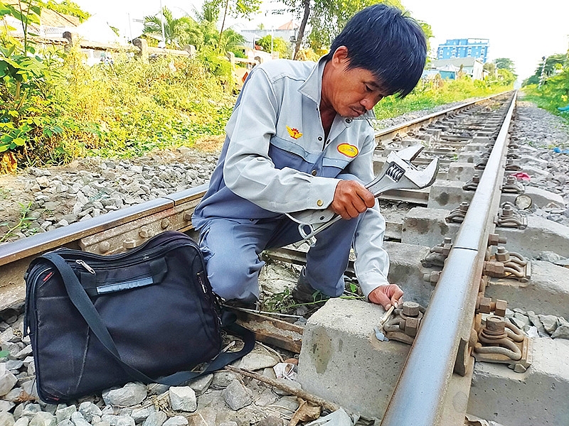 1492p11 vietnam railways bets on upgrades
