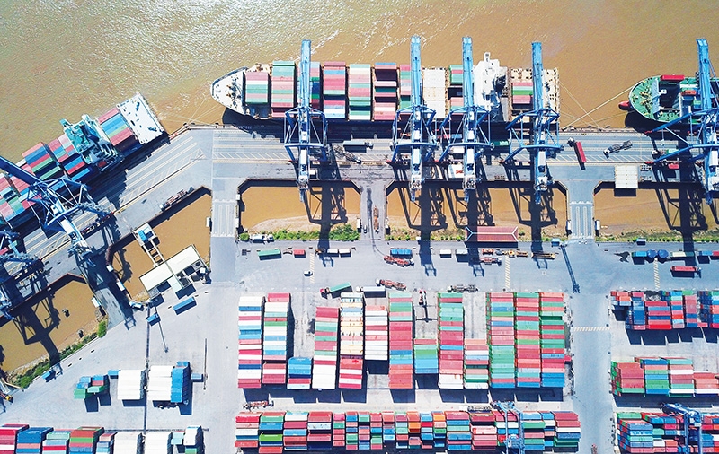 asian giants retain grip of vietnamese logistics sector