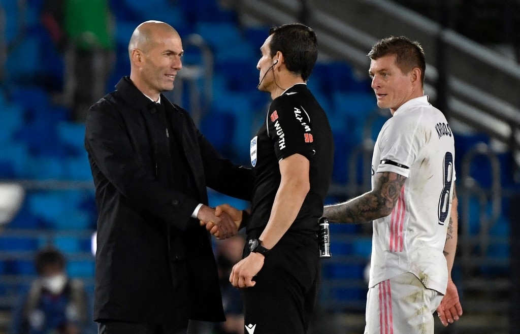 Zidane has told players he's leaving Real, say Spanish media