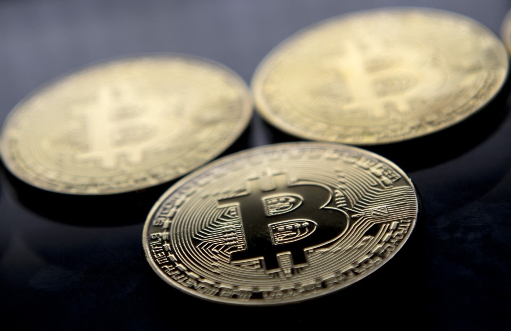 european stocks gain ground bitcoin stabilises