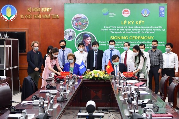 green climate fund offers vietnam 302 million usd to deal with climate change