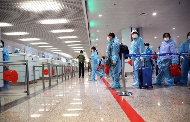 Hanoi to close airport to int’l arrivals amid resurgence of COVID-19