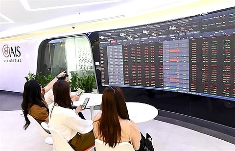 Market likely to expand bearish trend: analysts