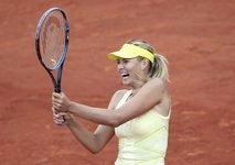 Sharapova, Li meet in French Open semi-finals