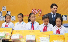 Parkson donates nearly VND2.5 bil for “Educare”