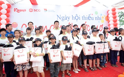 vietnamese children join scg sharing the dream playground