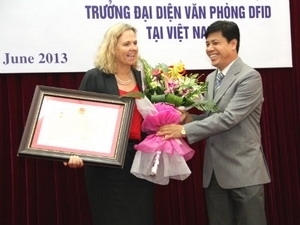 uk representative in vietnam awarded medal