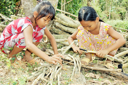 ilo urges vietnam to raise age for domestic child workers to 18