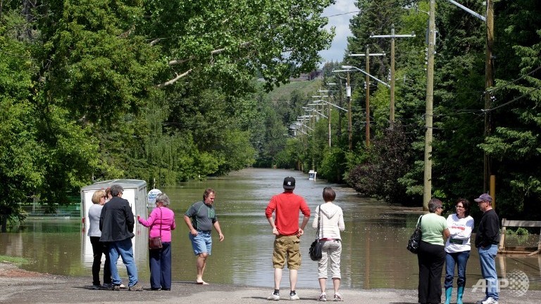 flooding in canada forces evacuation in another city