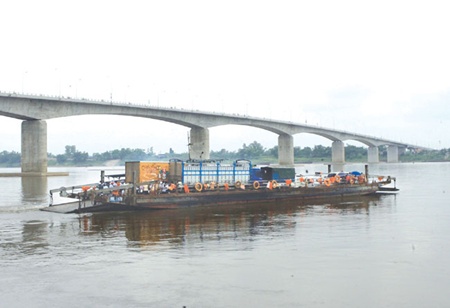 pm opens countrys longest bridge