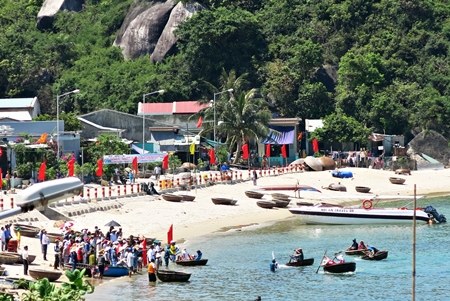 Bãi Làng là nơi tập trung nhiều dân cư nhất trên đảo