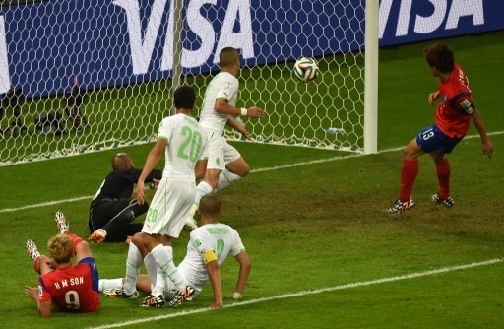 world cup algeria beat south korea 4 2 to make history