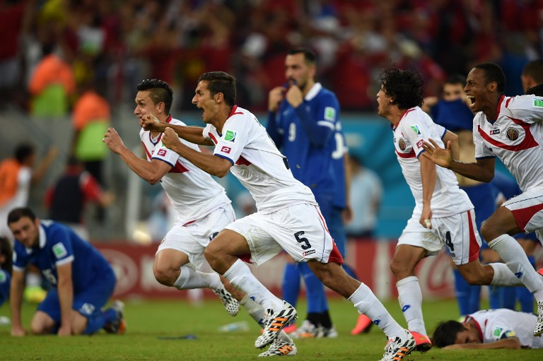 world cup ten man costa rica stun greece in penalty shootout