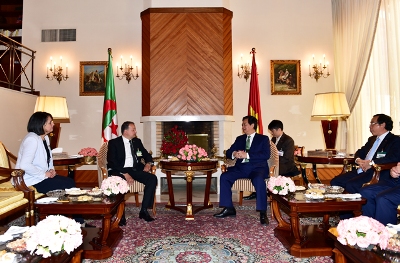 pm meets leaders of algeria vn friendship parliamentarians group association