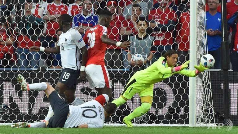 pogba shines as france top group