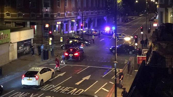 1 dead 8 injured after van rams into people near north london mosque