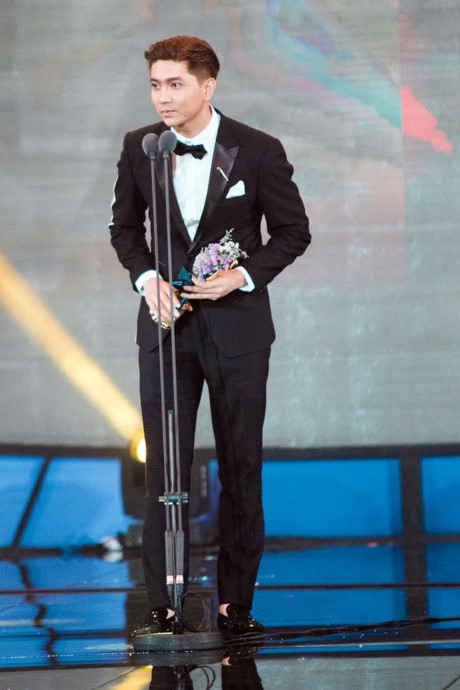 vietnamese singer wins asia model awards 2017