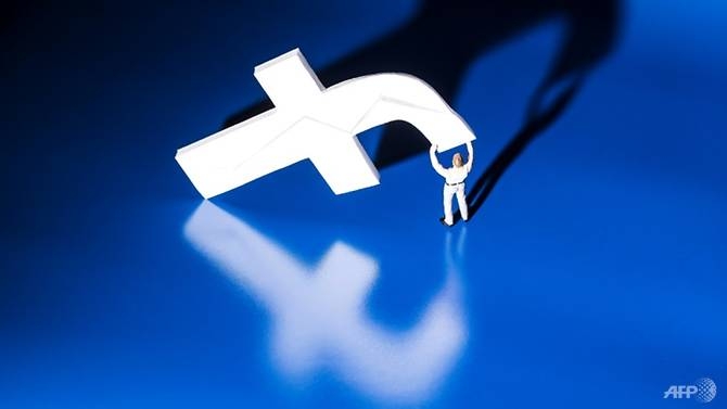 facebook sinking fast among us teens survey