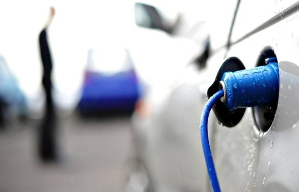 Global electric car sales up more than 50% in 2017: IEA