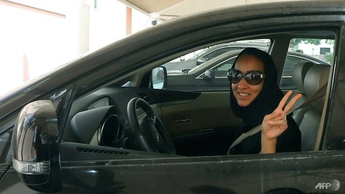 saudi arabia starts issuing driving licences to women
