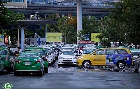 City to revise plan to limit taxis