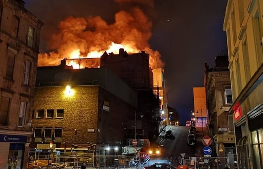 Over 120 firefighters battle huge blaze at Glasgow School of Art