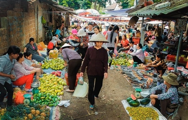 Rural market, a community tourist attraction in Thua Thien Hue