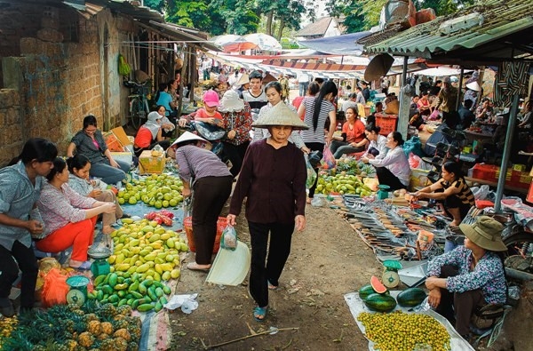 rural market a community tourist attraction in thua thien hue
