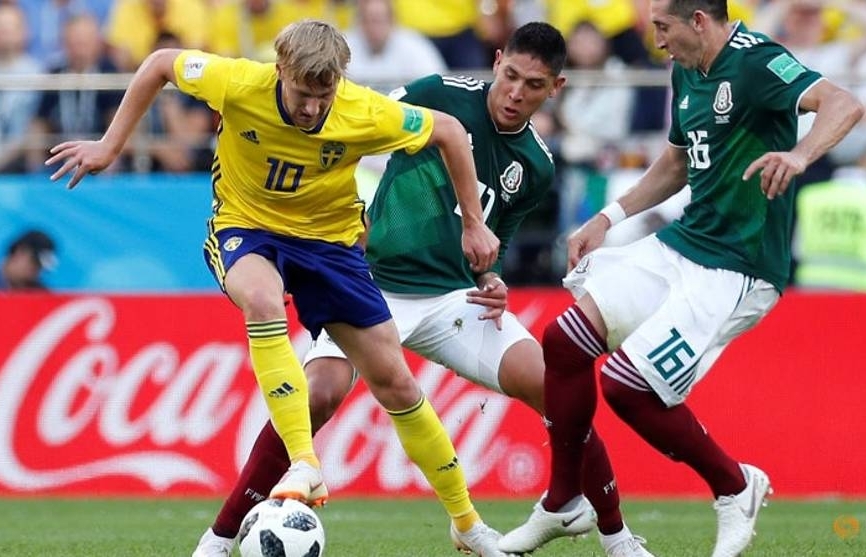 World Cup: Swedes beat Mexico 3-0 but both through to last 16