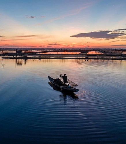 discovering magnificent sunrise of chuon lagoon