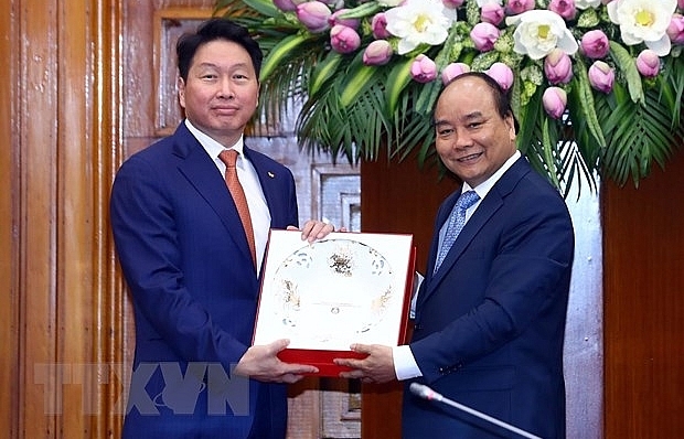 vietnam welcomes sk groups investment pm