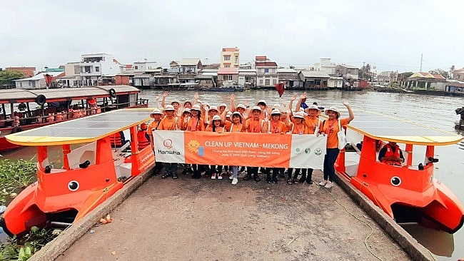 rok firm funded campaign helps clean mekong river