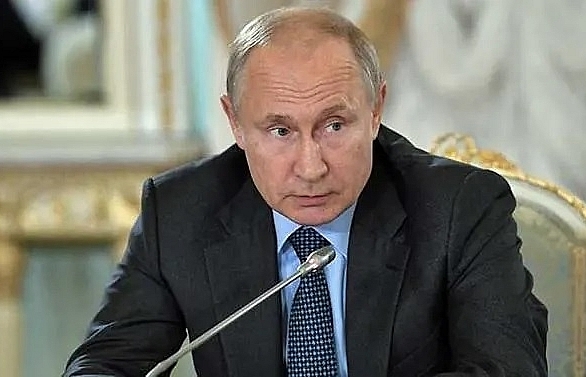 Putin slams attempts to 'push' Huawei from global markets