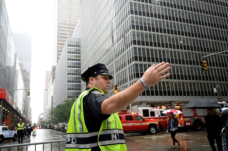 one dead as helicopter crash lands on manhattan building