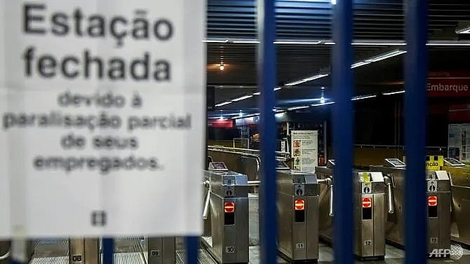 brazil strike disrupts transport ahead of copa america