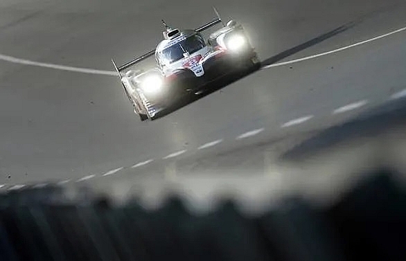 Toyota set pace as 24 Hours of Le Mans starts