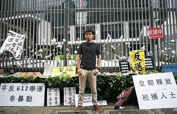 Hong Kong's 'leaderless' protesters mull next move