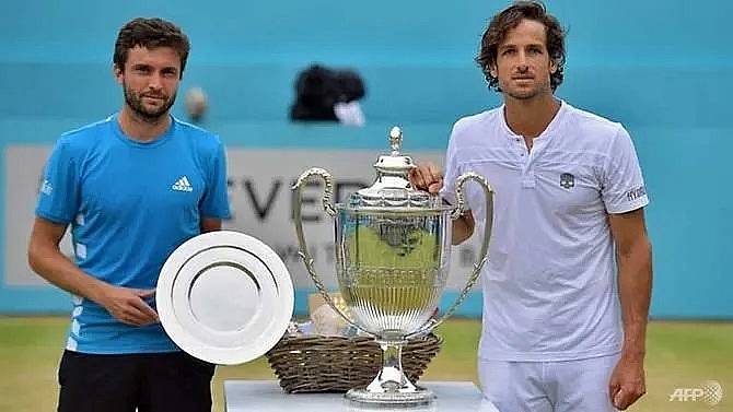 lopez becomes oldest queens title winner at 37