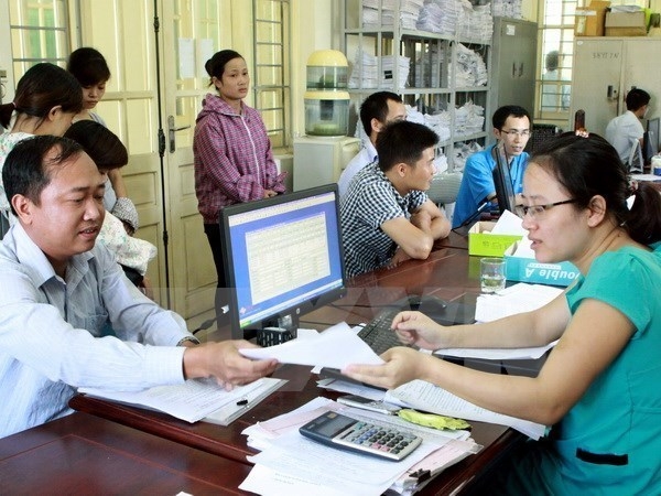 Voluntary social insurance attracts more participants