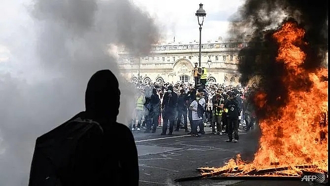 police fire tear gas as thousands join french healthcare protest