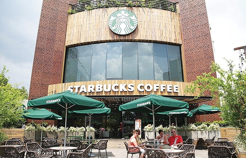 Locals displeased with cursoriness of Starbucks Vietnam in resolving thefts