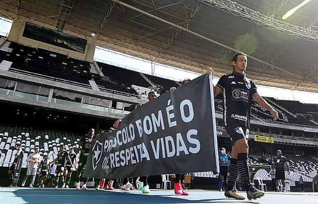 Brazil's Botafogo, Fluminense protest return to pitch